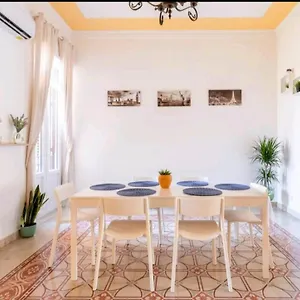 Holiday home Merlo House - Inside The Historical Center, Palermo